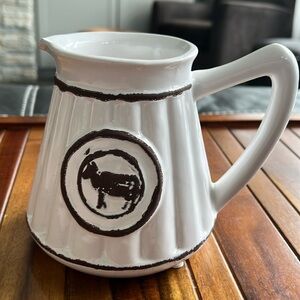 Large mug/small vase. Cow emblem. Excellent condition.​